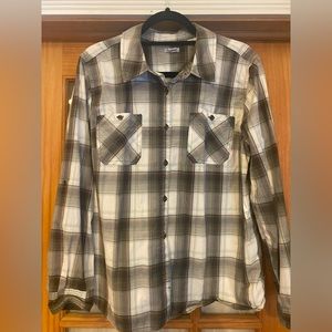 Carhartt Womens button down plaid long sleeve shirt. Size 16/18 XL